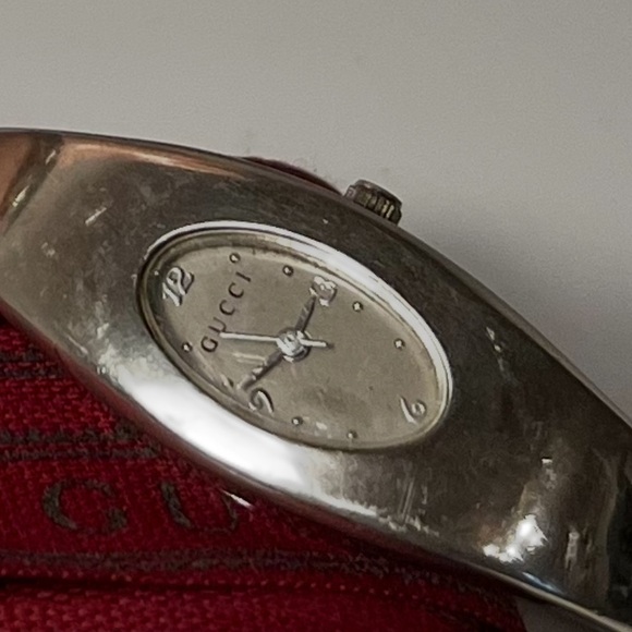 Authentic Gucci Vintage Watches main image 3